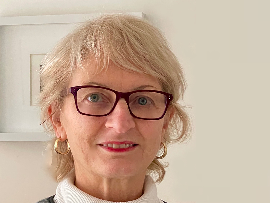 Dr Anna Ghelli
